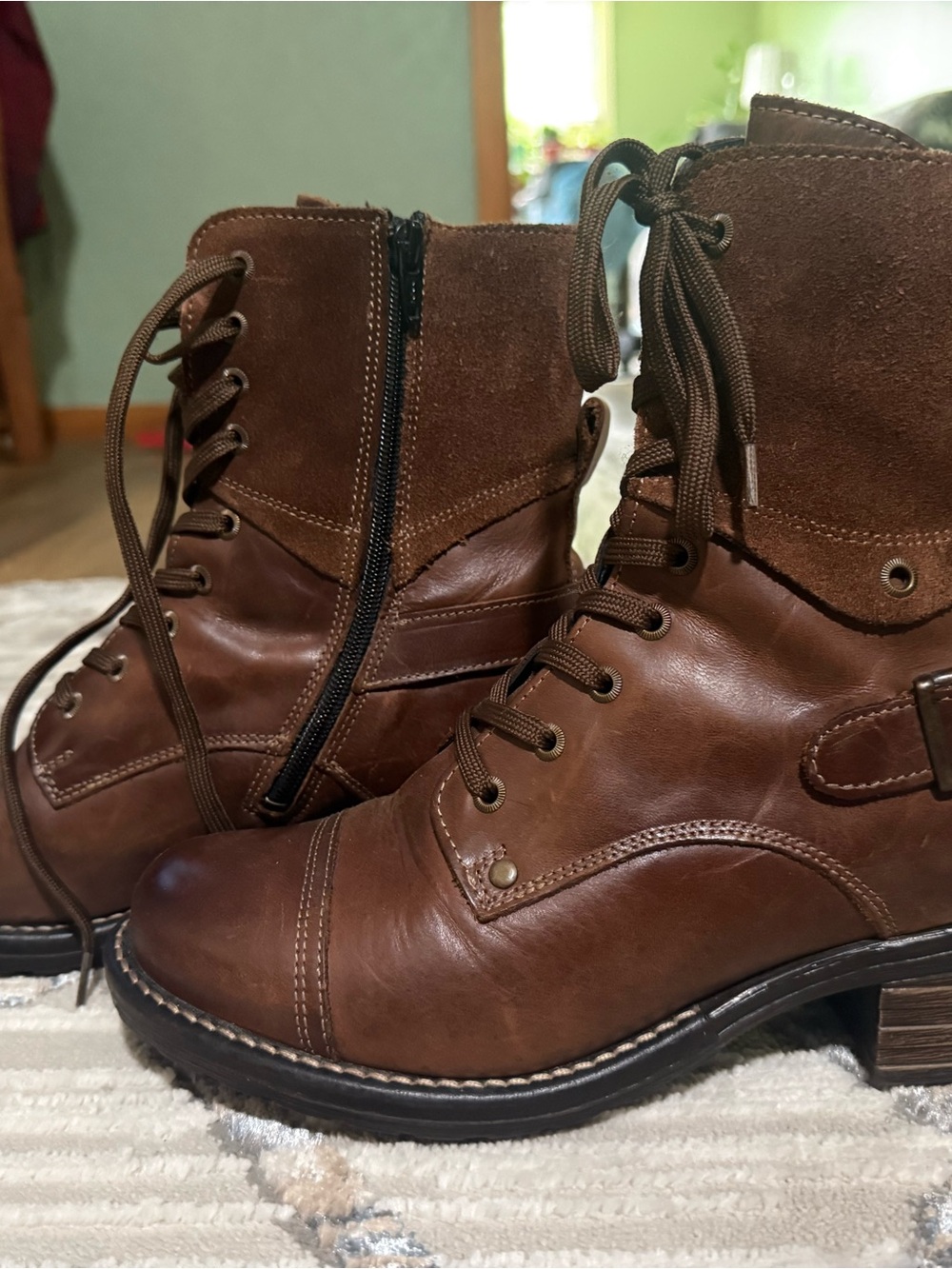 Taos Footwear Brown Lace-Up Combat Boots with Suede Collar
